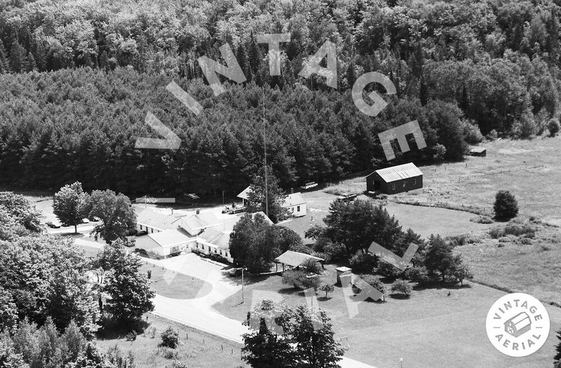 Undetermined 10 Curves Motel